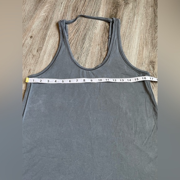 lululemon sports top - Picture 5 of 10